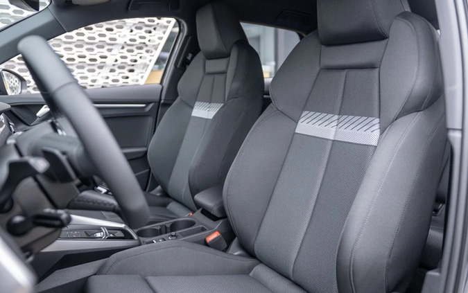 Audi A3 cena 148773 przebieg: 5, rok produkcji 2024 z Śrem małe 379